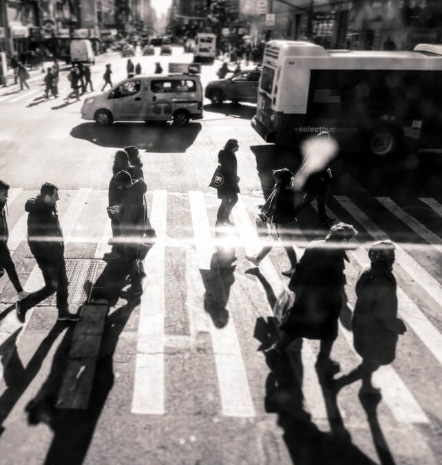 白黒写真　横断歩道